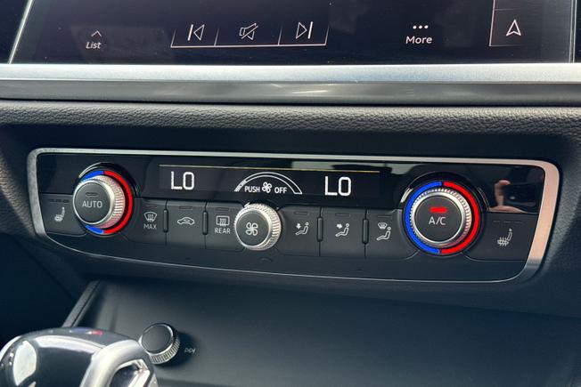 AUDI Q3 Photo 39