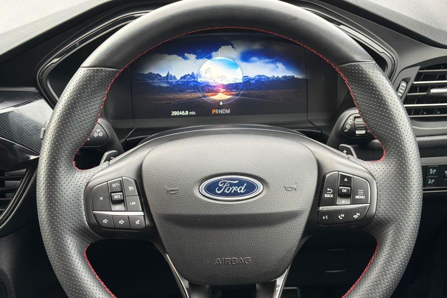 Ford KUGA Photo autoimg-ed2678cad38521a5980c9711f3c9dd783dda387f.jpg