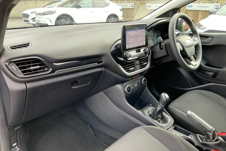 Ford FIESTA Photo autoimg-ed272852c1fa4c5ab6147a32a1e832962a281c9b.jpg