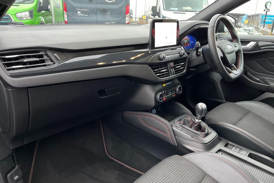 Ford Focus Photo autoimg-ed2a2dc6a0746203db422a0055a61a8c8ff46433.jpg