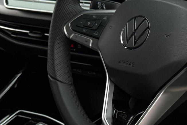 VOLKSWAGEN Golf Photo 39