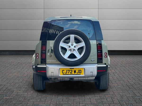 Land Rover Defender 110 Photo autoimg-ed348f7eeb79a285d2132703b89766bd1e31e1e2.jpg