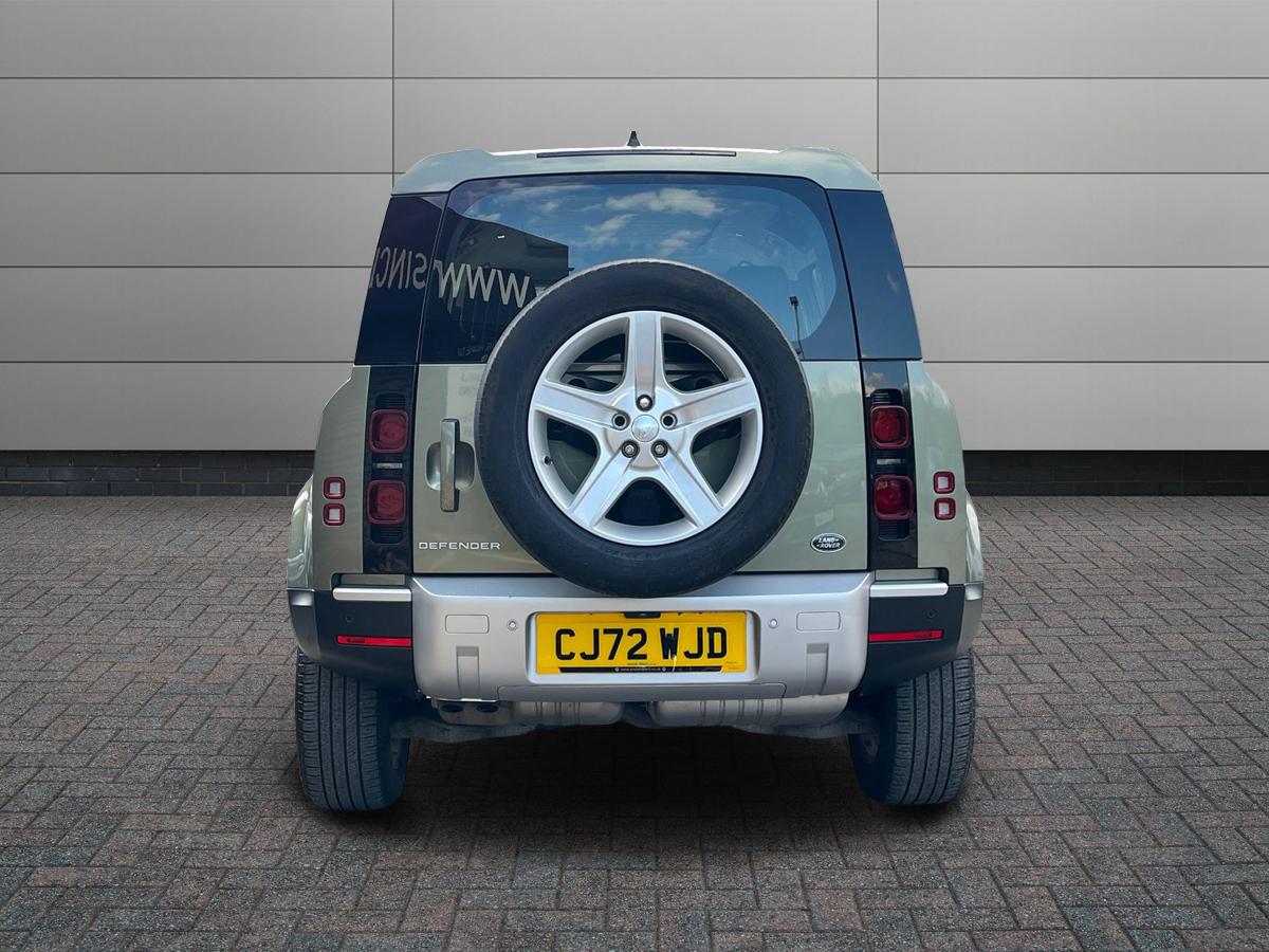 Land Rover Defender 110 Photo 6