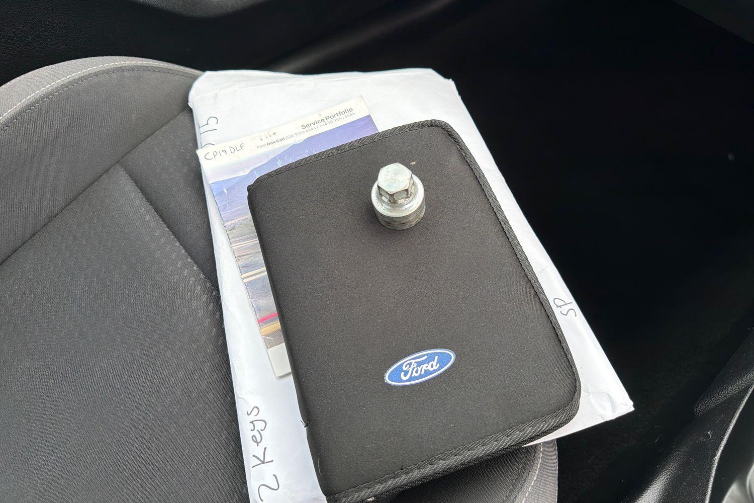 Ford FOCUS Photo 21