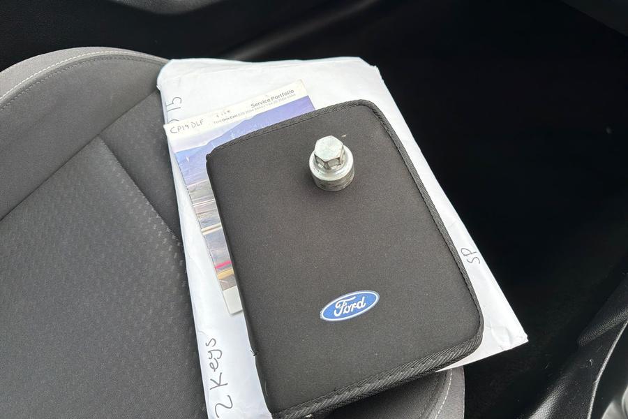 Ford FOCUS Photo autoimg-ed37ac5a9585dc0014d0be799f235188b9f9a5e7.jpg
