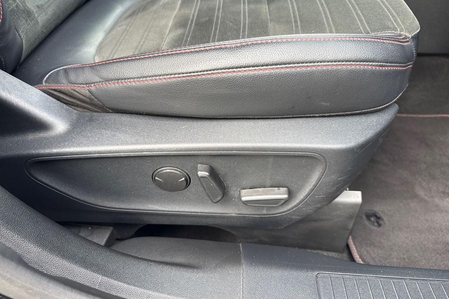 Ford KUGA Photo autoimg-ed3838cd7dfcd33001ee69ec3bd1690c08f47ecd.jpg