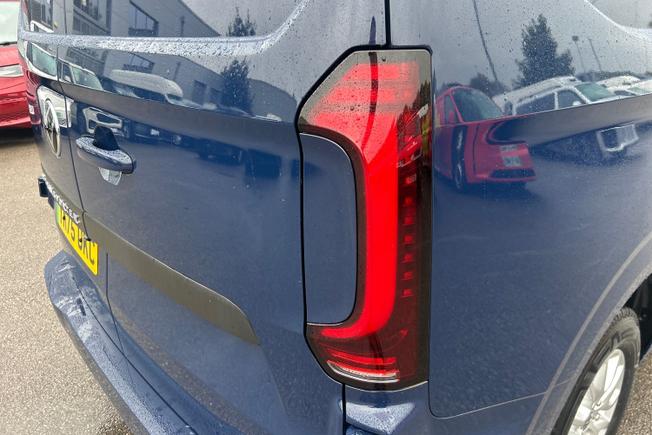 VOLKSWAGEN e-Transporter Photo 18
