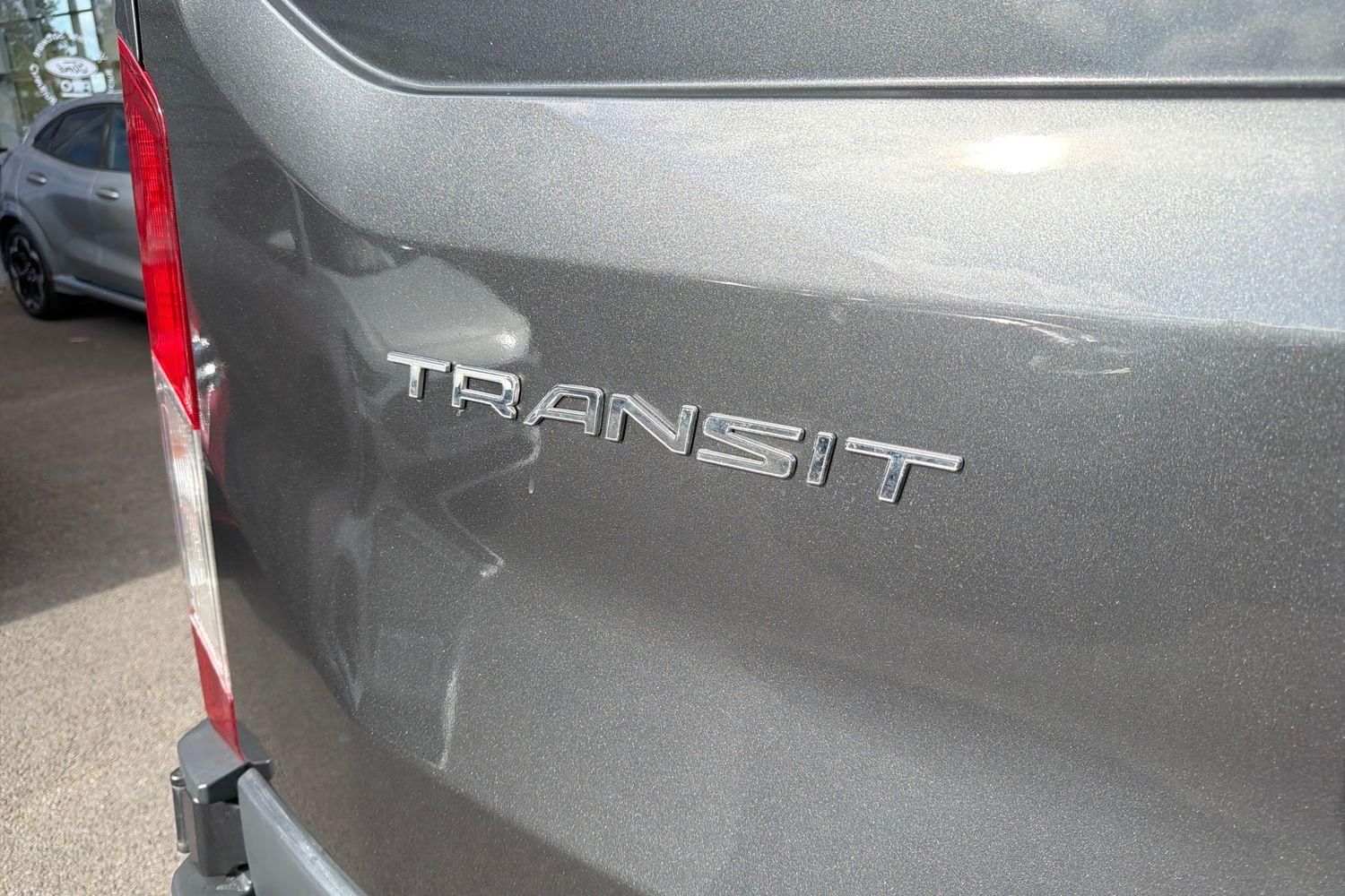 Ford Transit Photo 19