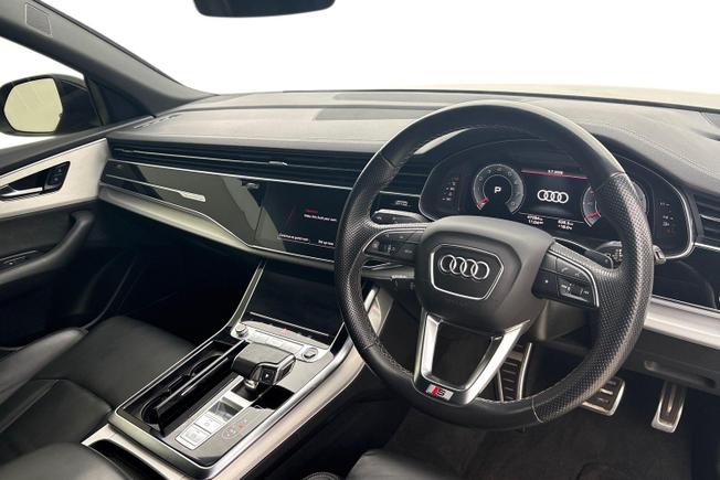 AUDI Q8 Photo 6