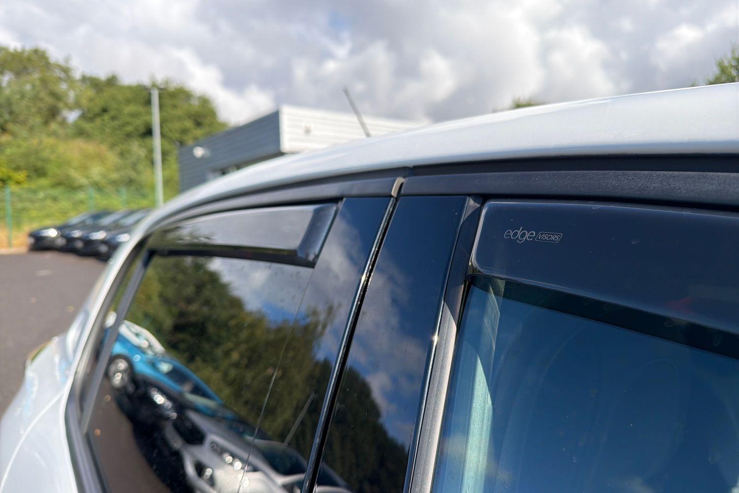 Peugeot 208 Photo 24