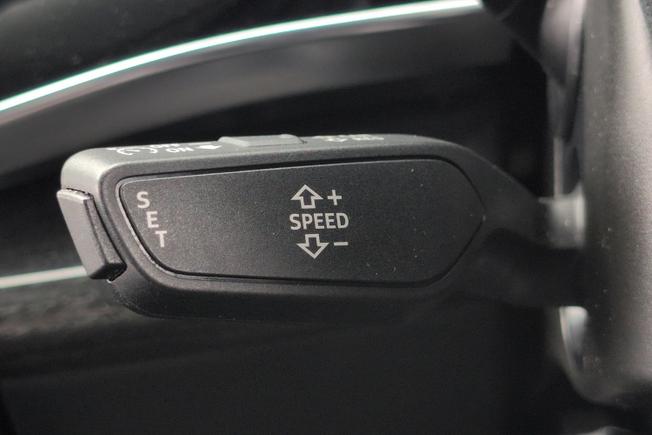 AUDI Q8 Photo 31