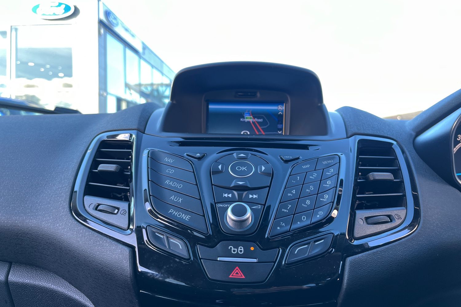 Ford FIESTA Photo 31