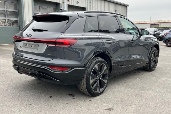 Audi  Q6 SUV Photo 50