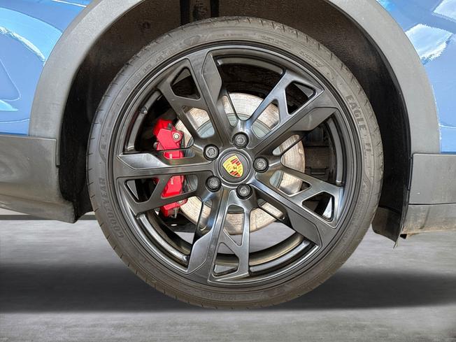 PORSCHE Taycan Photo 9