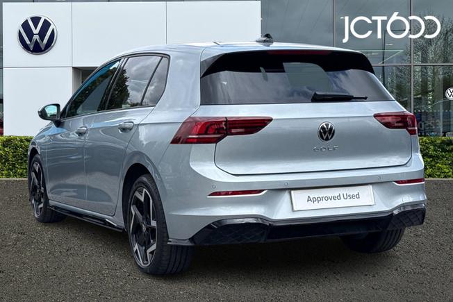 VOLKSWAGEN Golf Photo 3