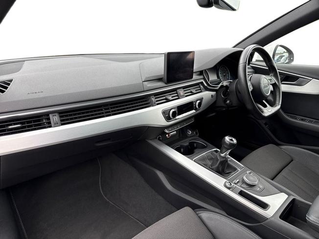 Audi A4 Photo 2