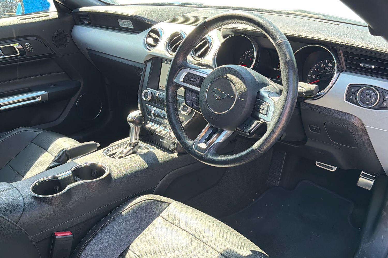 FORD MUSTANG Photo 8