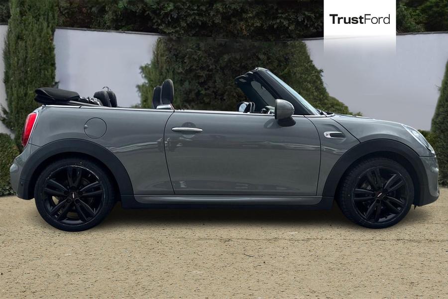 MINI CONVERTIBLE Photo autoimg-ed576b770fb9ab42a6da3c59617db2842d46af26.jpg