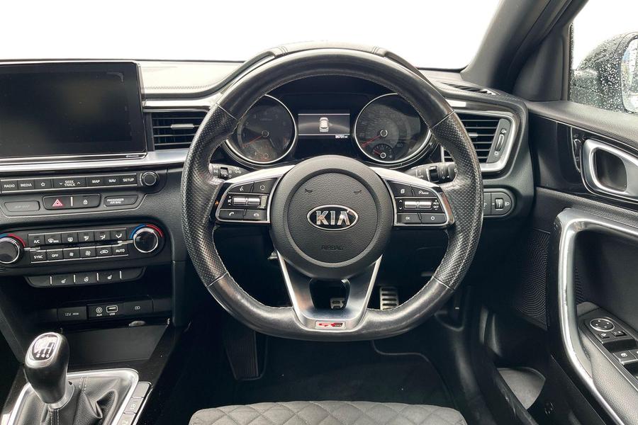 Kia CEED Photo autoimg-ed597c045d95fc736e26272a09f95015d3d16bcd.jpg