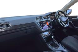 VOLKSWAGEN Tiguan Photo 2