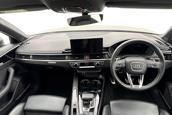 Audi RS4 Photo 10