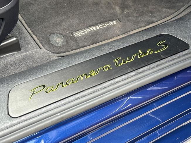 PORSCHE Panamera Photo 49