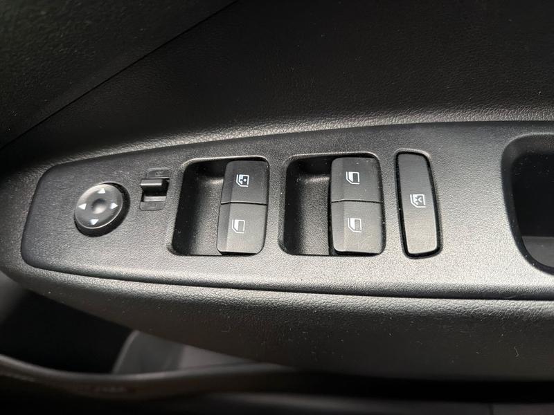 Used Hyundai i10 YC71SXJ 24