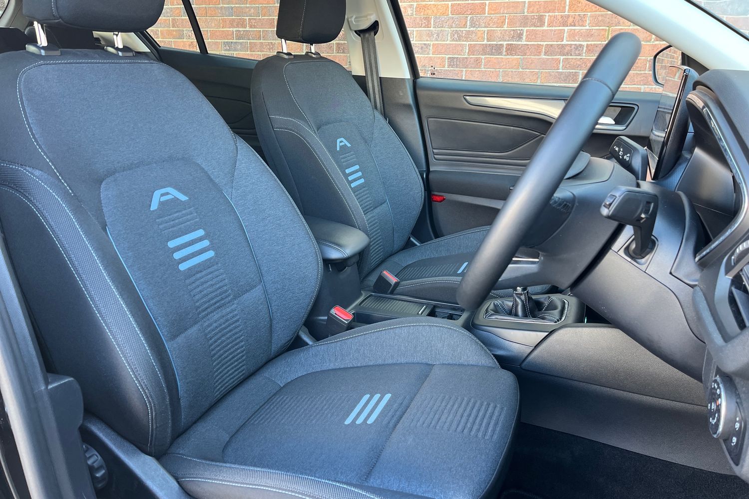 Ford Focus Photo 16