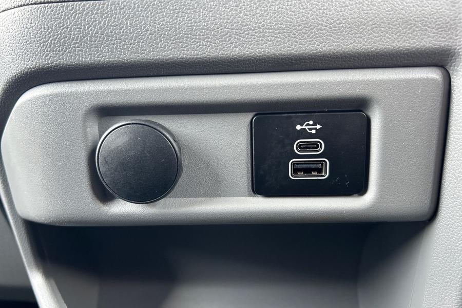 Ford Transit Custom Photo autoimg-ed6603ec802e6ba4eb34d21363a14d83e4c307a3.jpg