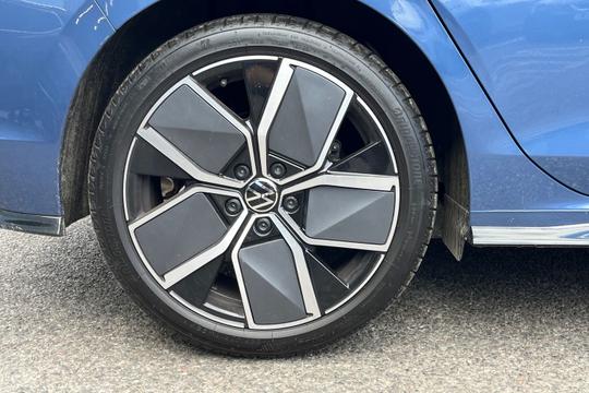 Volkswagen Golf Photo autoimg-ed69758cc1e33f09629fef576b9f7f0b19a0c58f.jpg