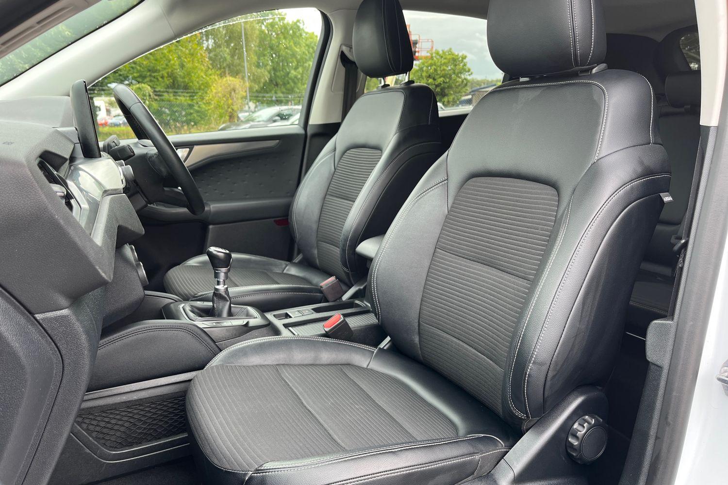 Ford KUGA Photo 18