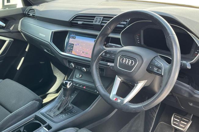 AUDI Q3 Photo 6