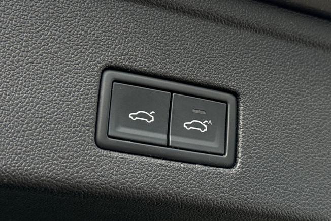 VOLKSWAGEN Touareg Photo 49