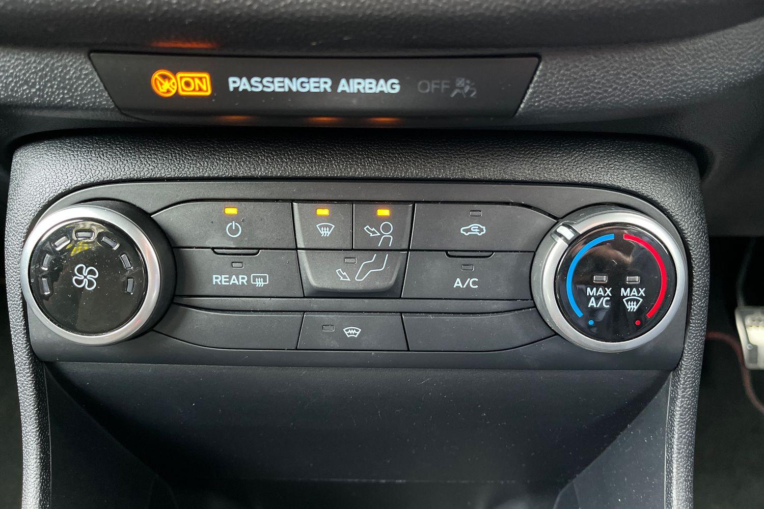 Ford FIESTA Photo 28
