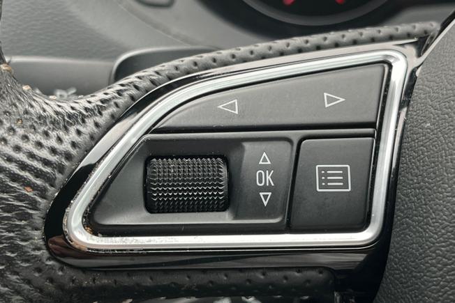 AUDI Q3 Photo 16