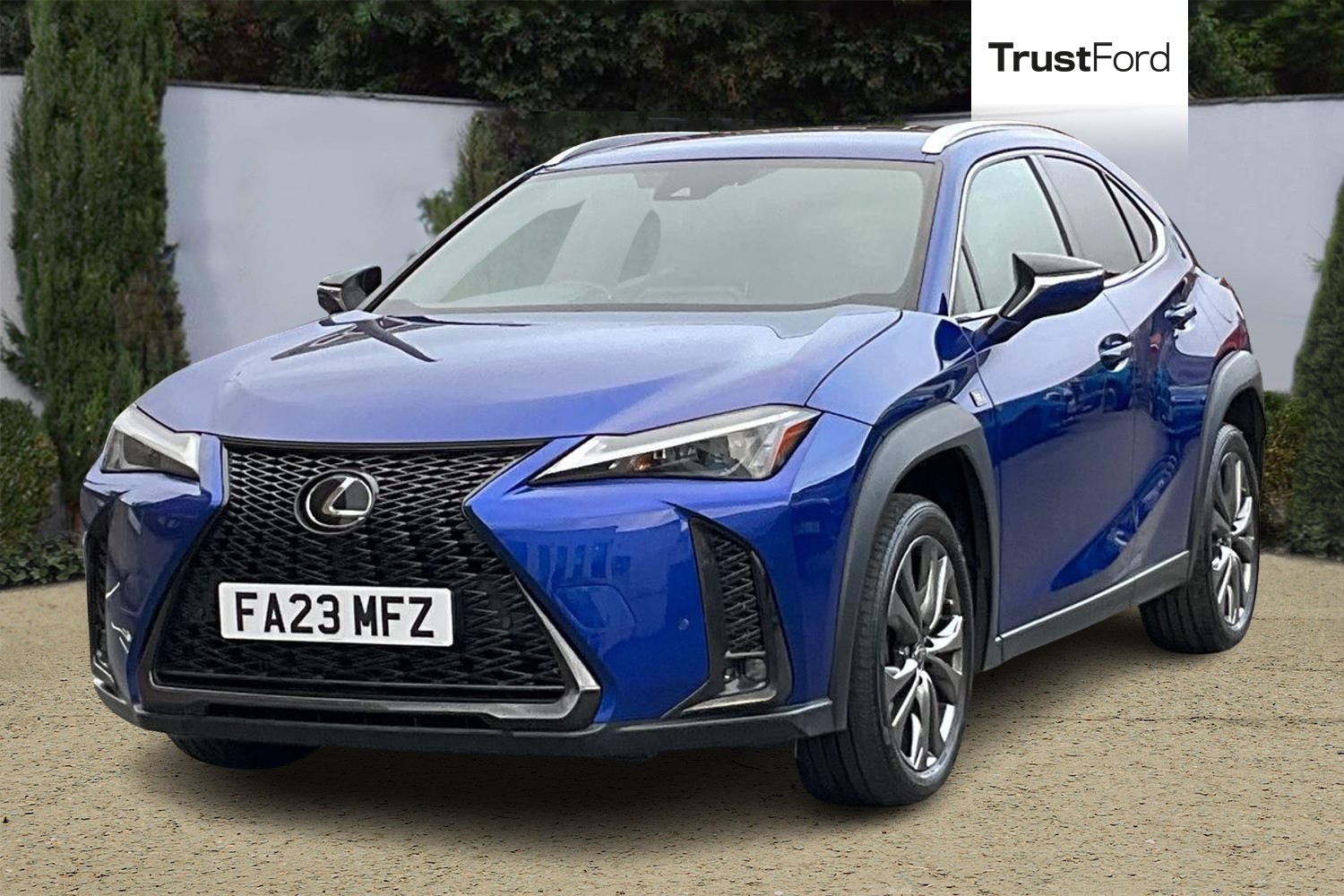 Lexus UX Photo 4
