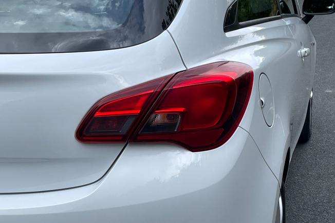 VAUXHALL Corsa Photo 18