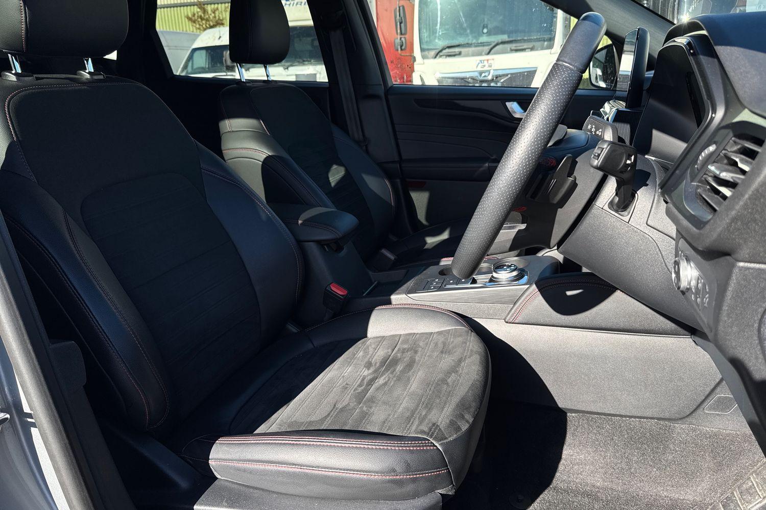 Ford KUGA Photo 16