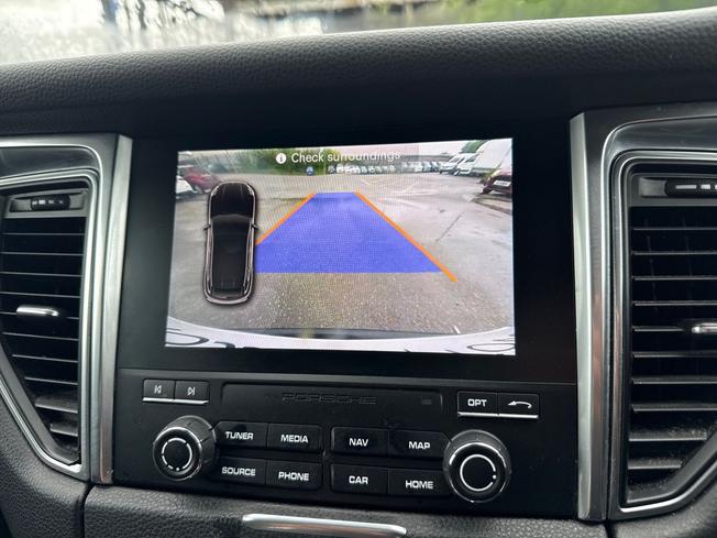 PORSCHE Macan Photo 43