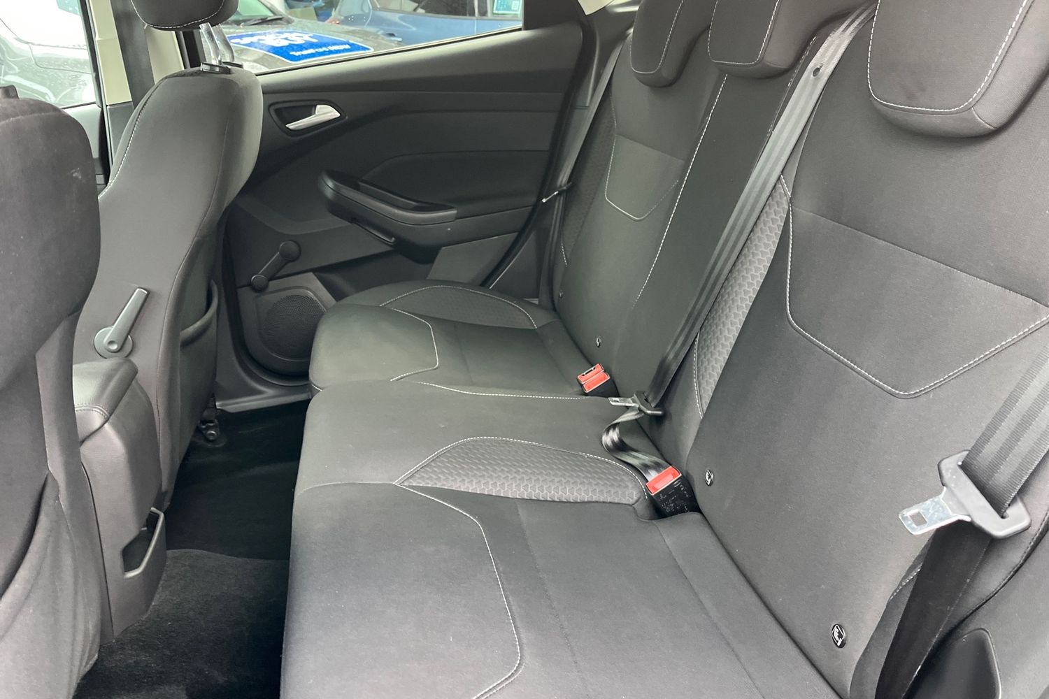 Ford FOCUS Photo 19