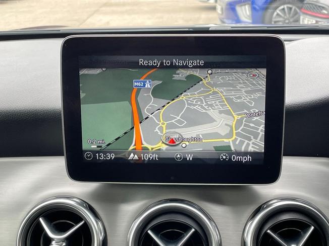 MERCEDES-BENZ GLA Photo 49