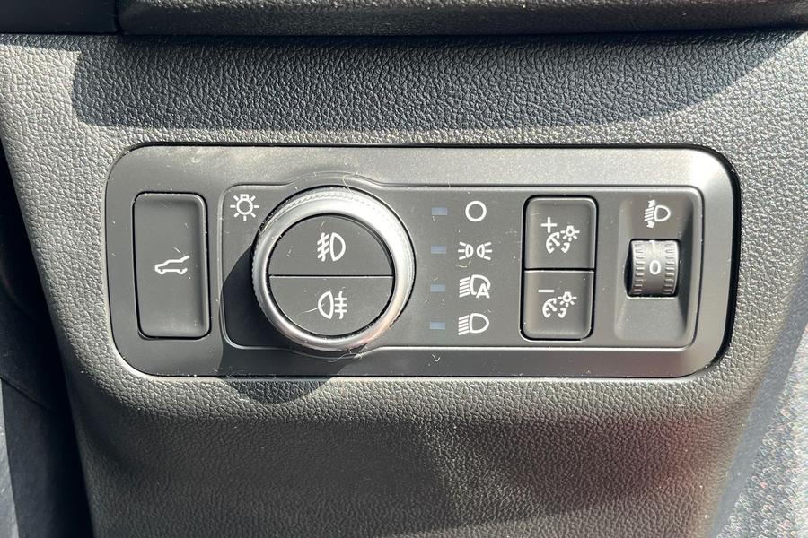 Ford Kuga Photo autoimg-ed9100d101903033f29badc168597cb0f9d9e67d.jpg