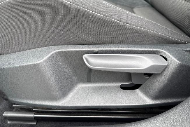 VOLKSWAGEN Golf Photo 39