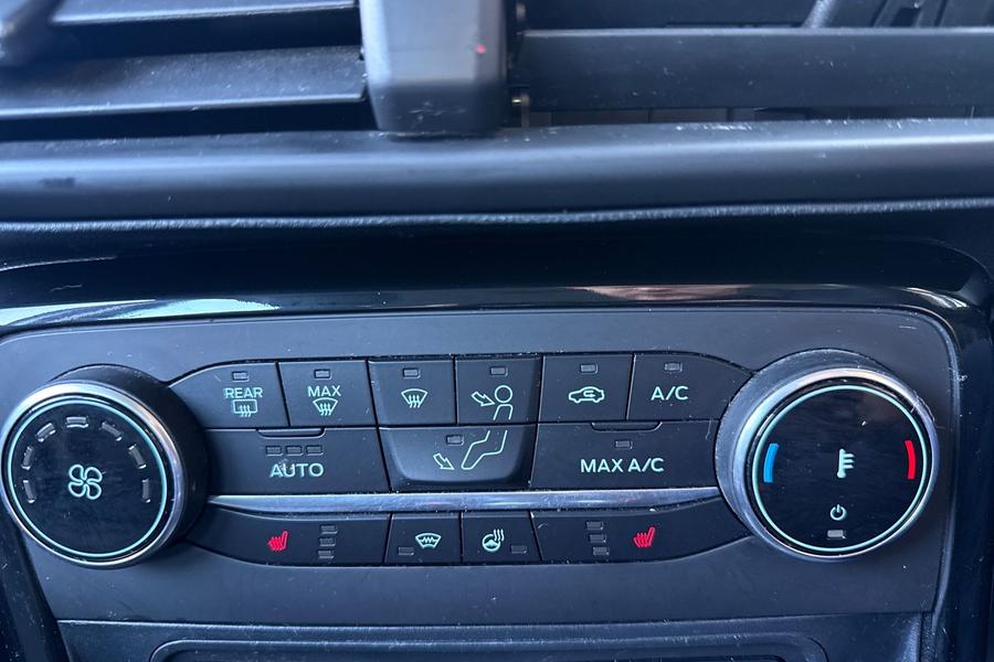 Ford ECOSPORT Photo autoimg-ed935f51dd6e2aea79f331a81a6ff681bf389acf.jpg