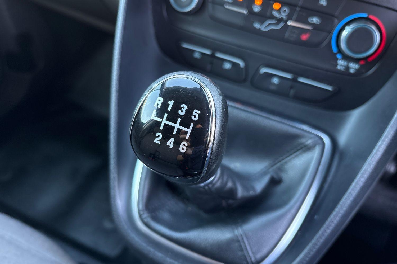 Ford TRANSIT CONNECT Photo 30
