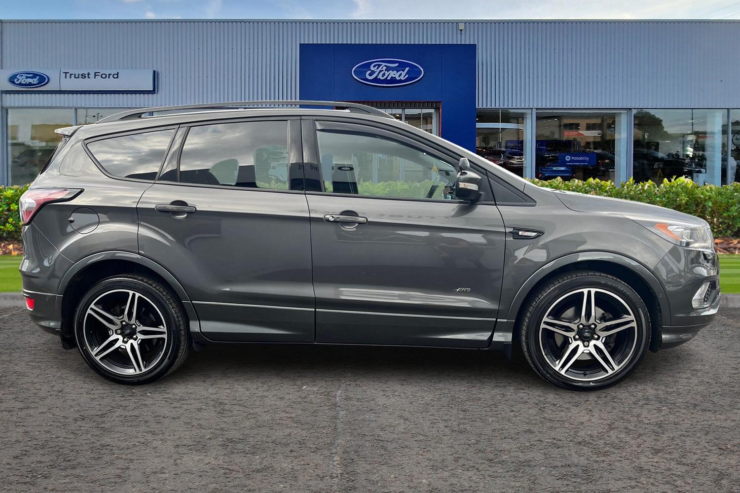 Ford KUGA Photo 2