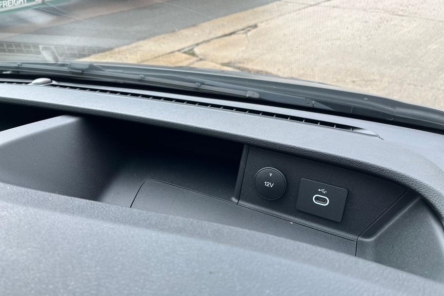 Used Ford E-TRANSIT LC75PZT 40