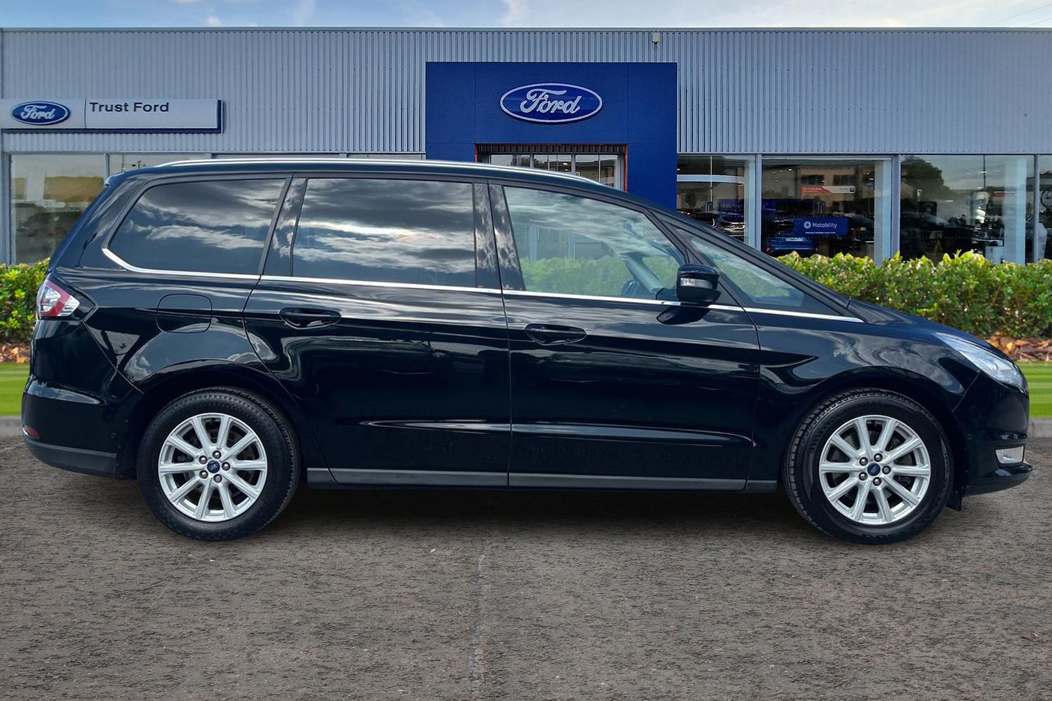 Ford Galaxy Photo 2