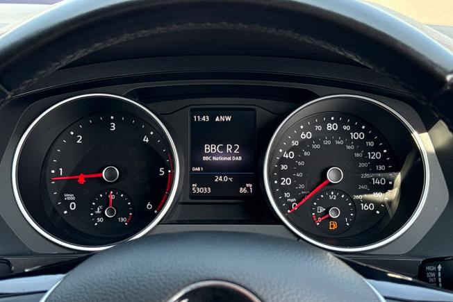 VOLKSWAGEN Tiguan Photo 15