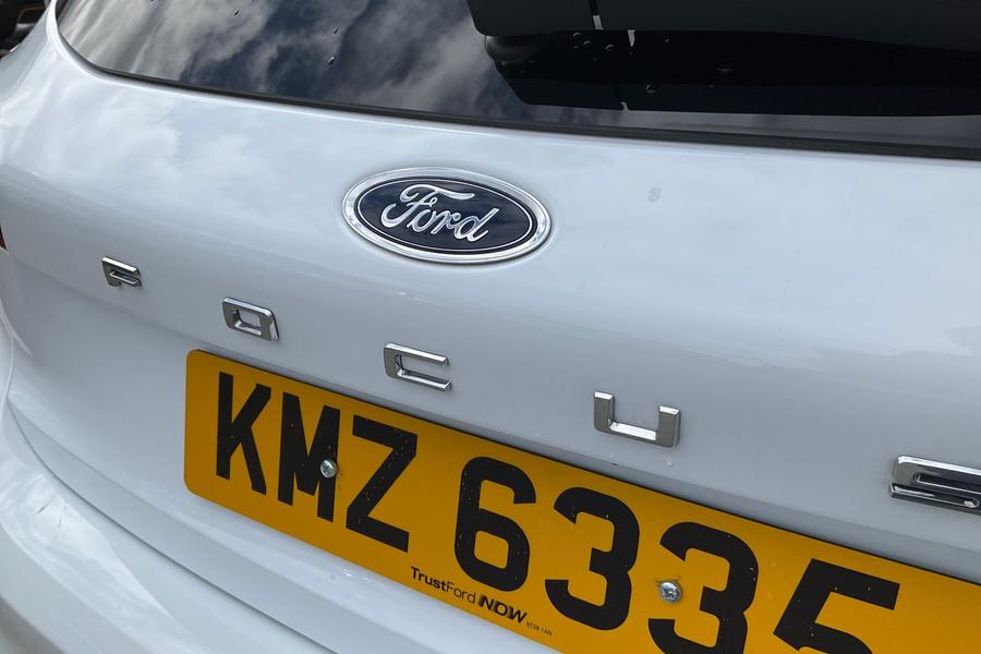 Ford Focus Photo autoimg-ed9f89ae50236bdd9bebb57d09210d6c9a914ae1.jpg